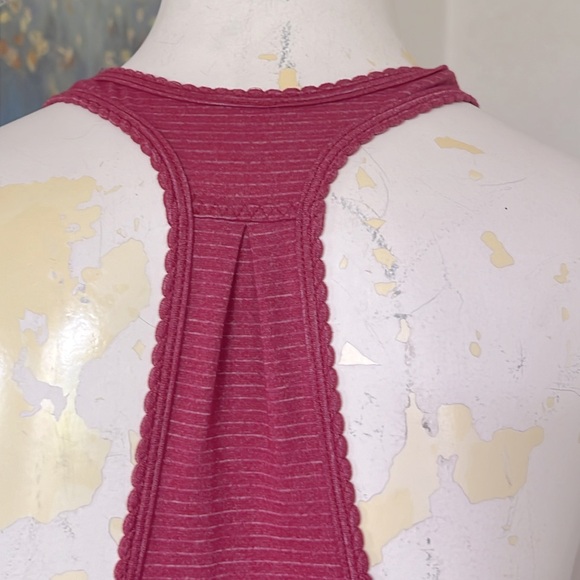 Lululemon Razorback Tank - Picture 7 of 8